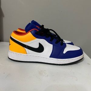 Jordan 1 low purple and yellow color